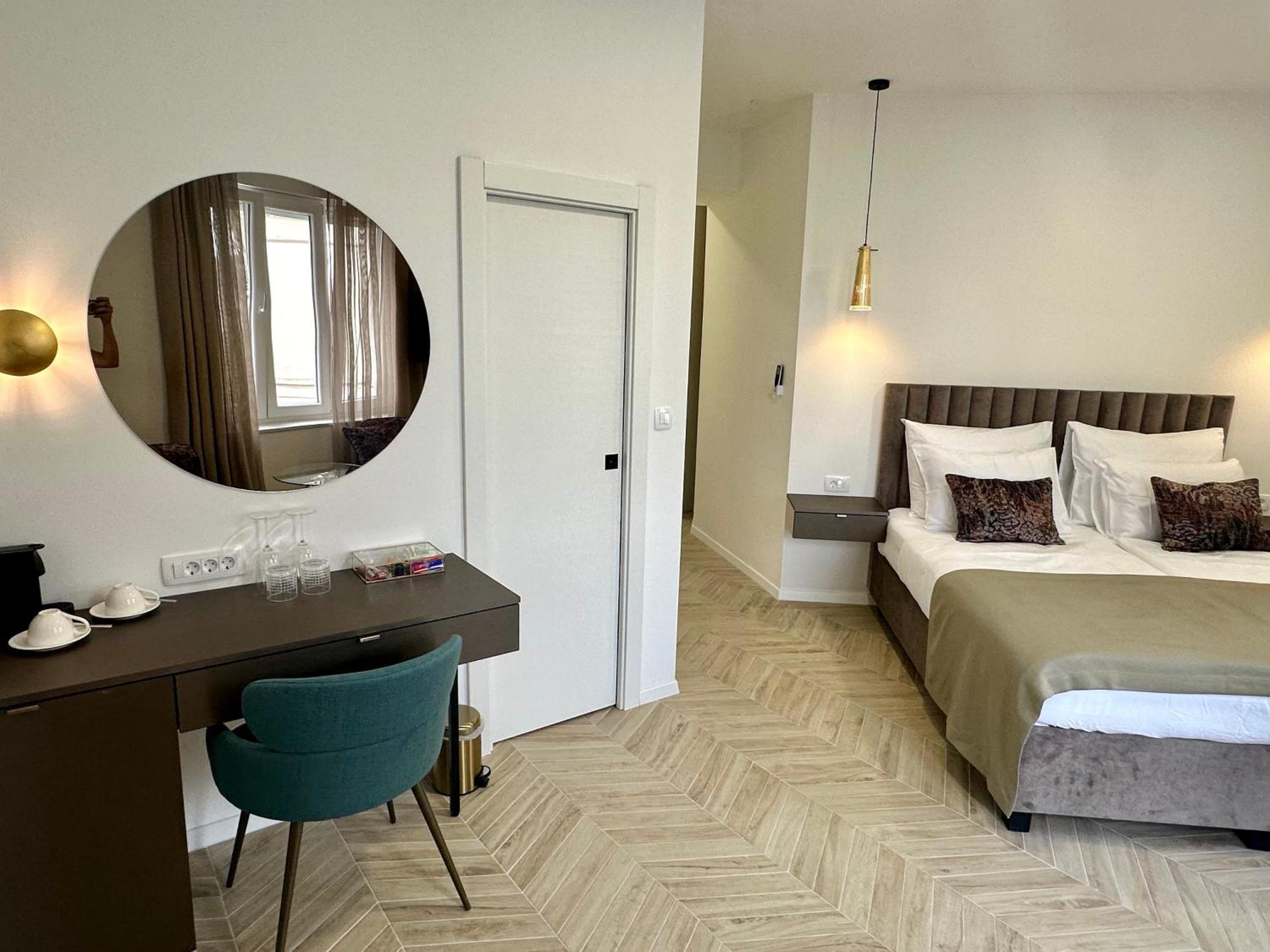 Mariani Luxury Rooms In Center Split Exterior photo